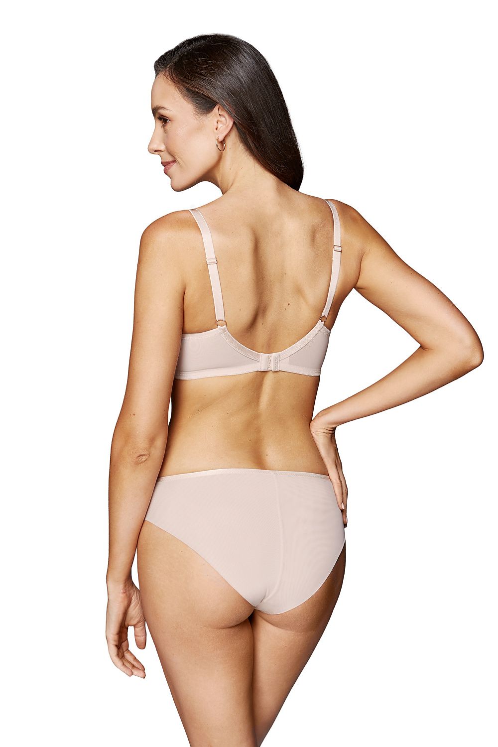 “Close-up of shiny lace cups and OEKO-TEX cotton lining in semi-soft bra”