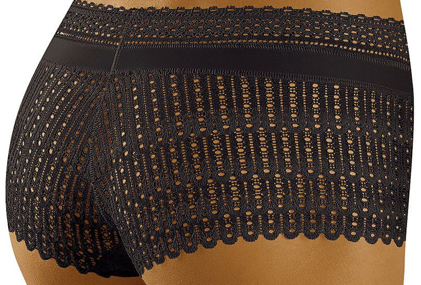 Comfortable lace shorts with knitted fabric insert