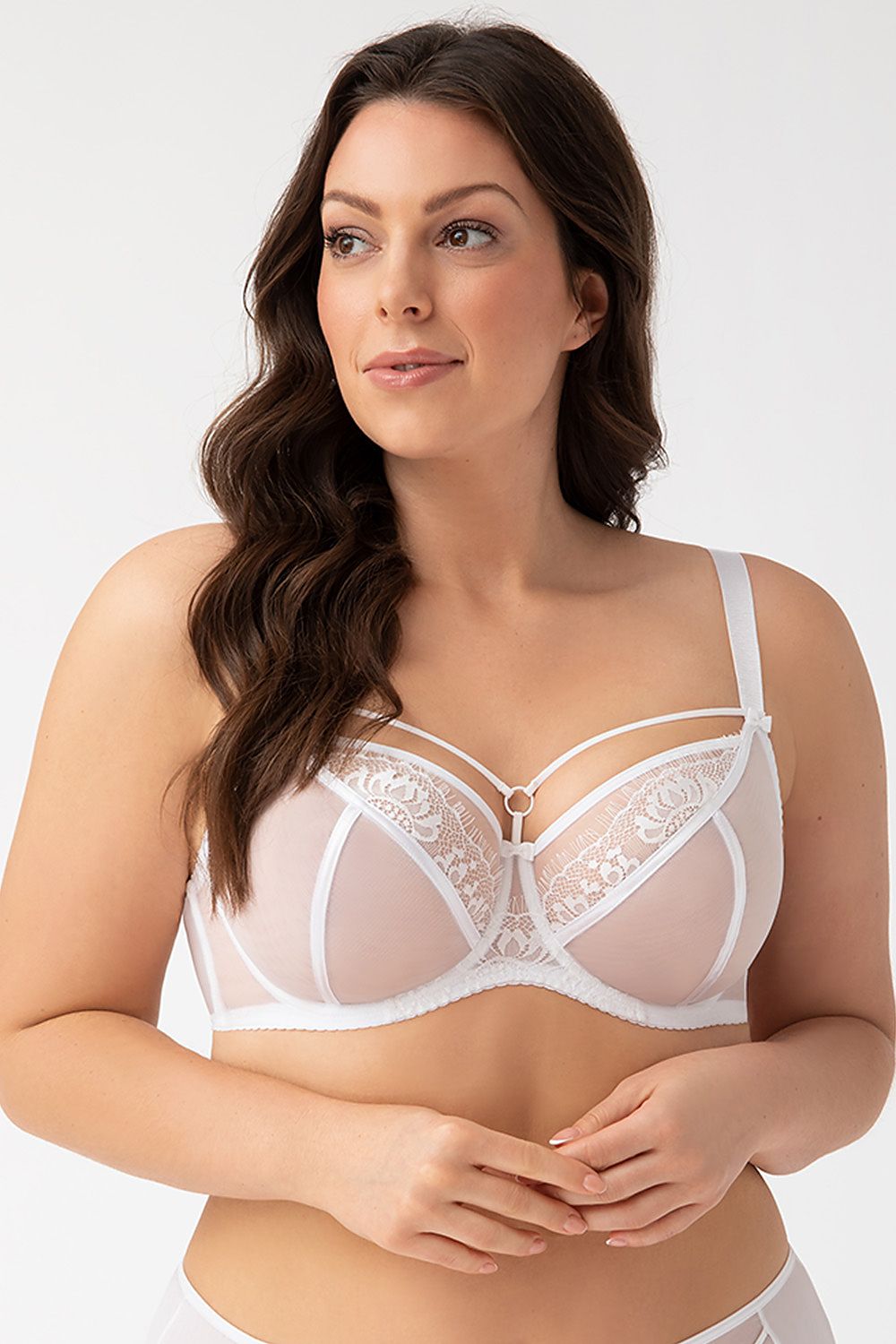 “Soft bra K101 with lace and tulle cups, adjustable straps, and decorative bow”