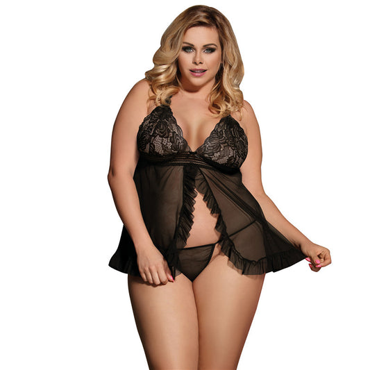 Curves in Bloom: Plus-Size Halter Lace See-Through Nightdress Two-Piece Lingerie Set