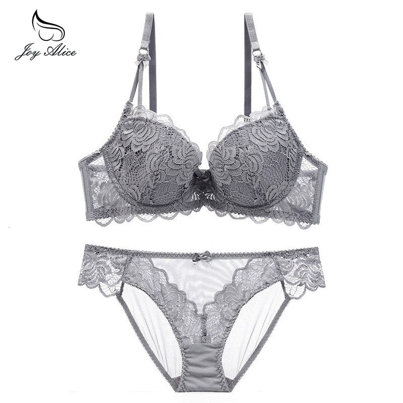 White seamless lace bra and panty set for curvy women