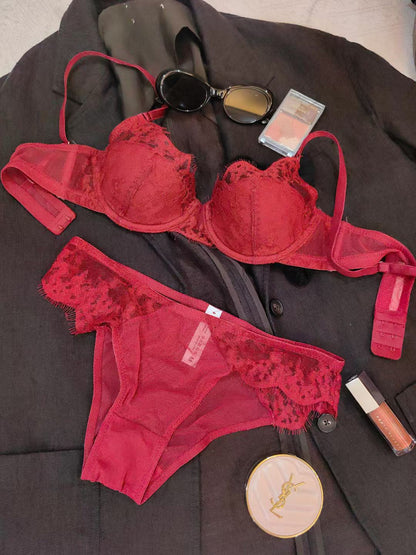 Comfortable and supportive plus size lace lingerie