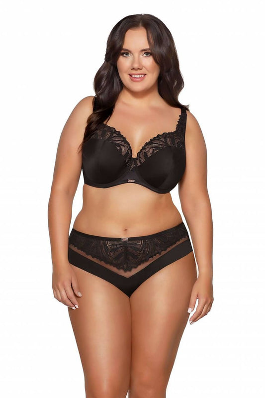 “Front view of Yasemin semi-padded plus size bra with floral lace and soft foam cups”