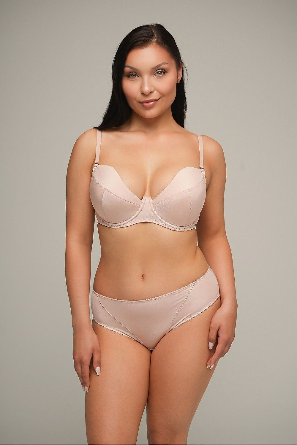 supportive push-up bra with detachable straps for versatility