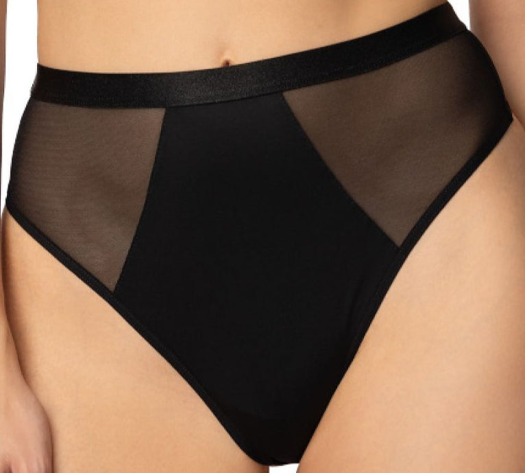 Plus size Capri black string with high-waist design and mesh inserts