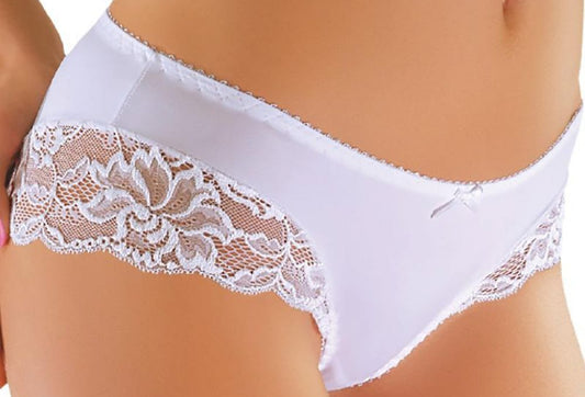 Plus size tulle shorts with delicate decorative accents