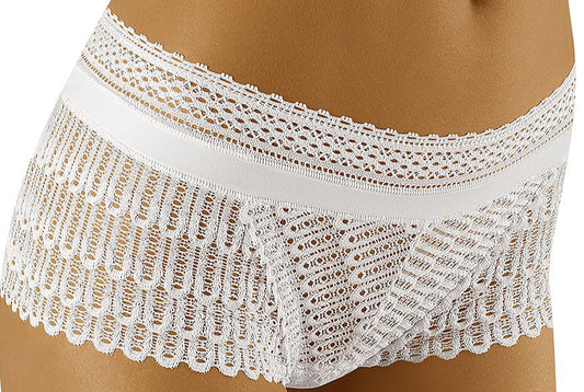Plus size full-cut lace shorts with knitted insert