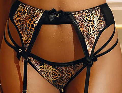 Sexy plus size lingerie with wild animal motif and comfortable gusset