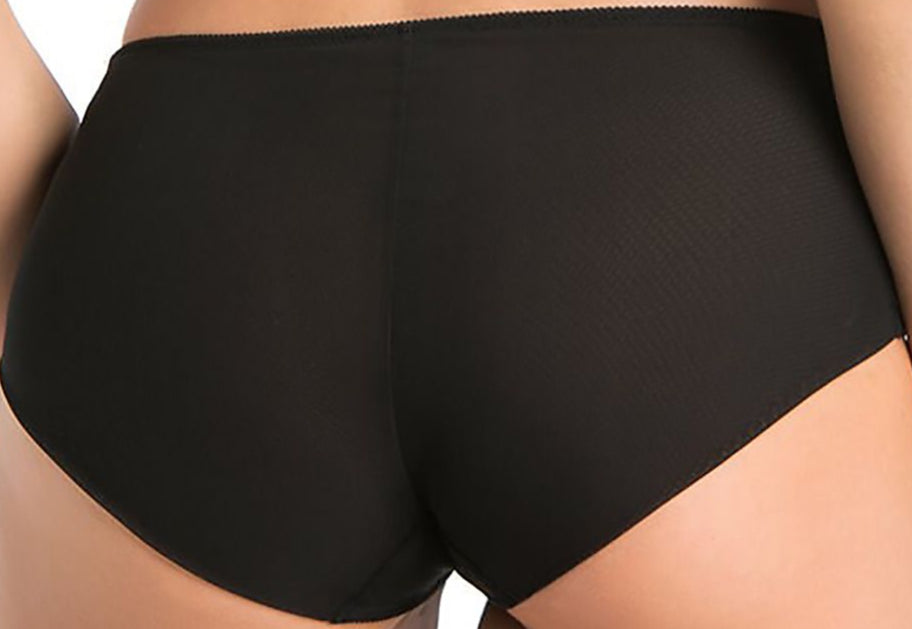 Comfortable cotton-lined body-hugging plus size shorts